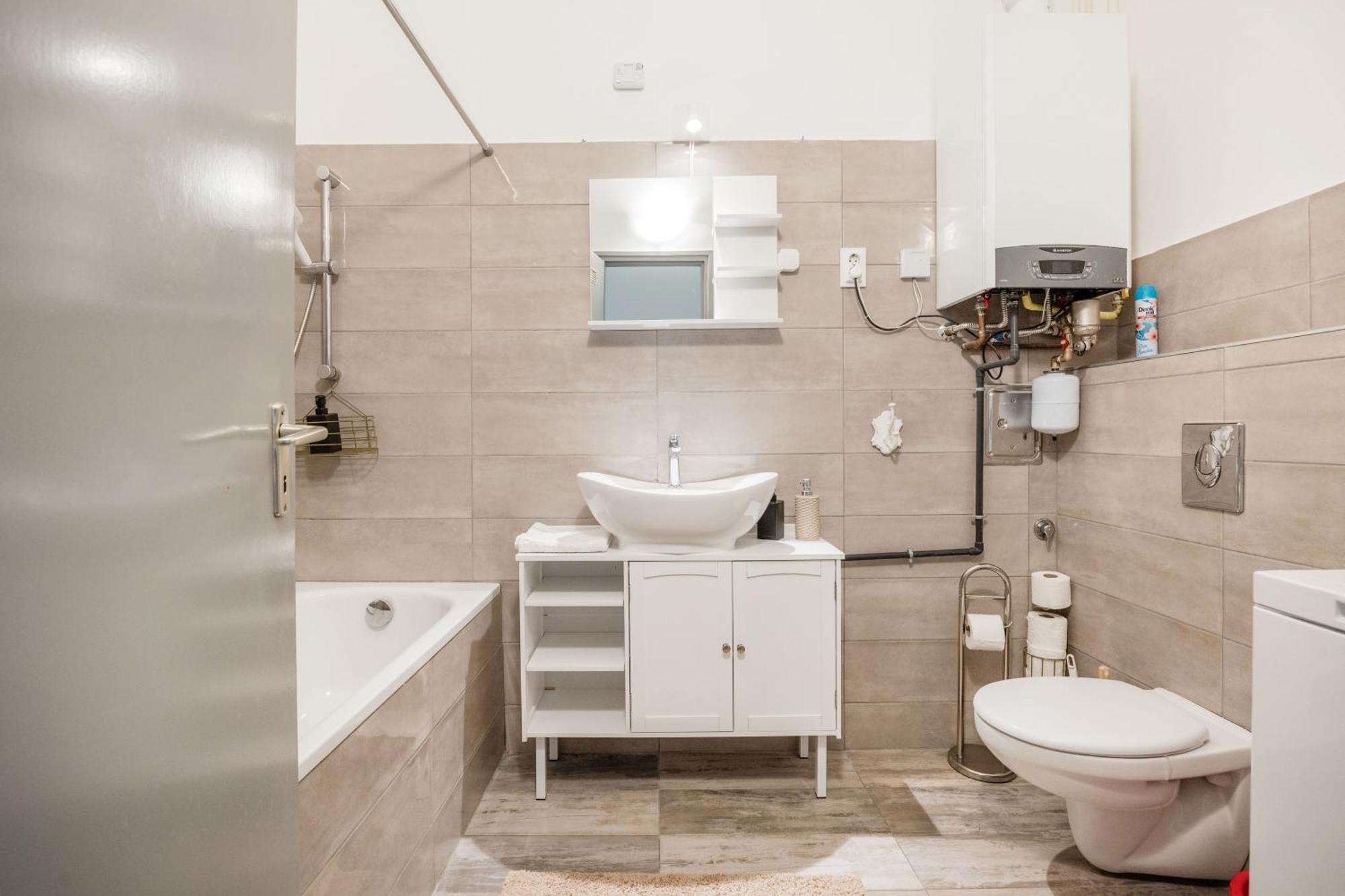 A Touch Of Provence And Pastels In The Centre Apartamento Budapeste Exterior foto